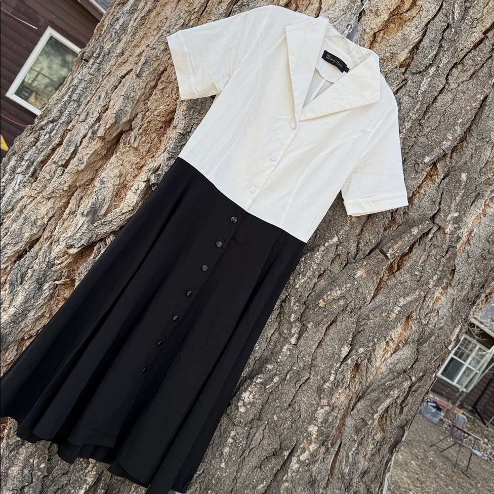 GOWN TOWN Black and White Button-Up Dress